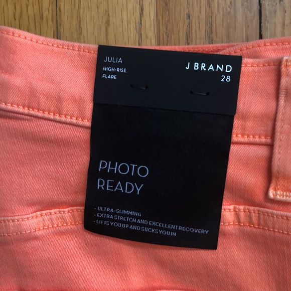 NWT J Brand Julia High Rise Flare Photo Ready Size 28 - Picture 2 of 3